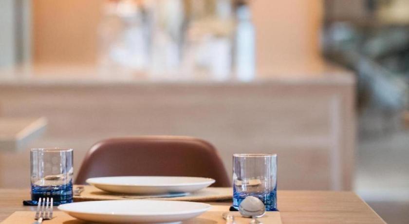 Clef Hotel Банкок Екстериор снимка