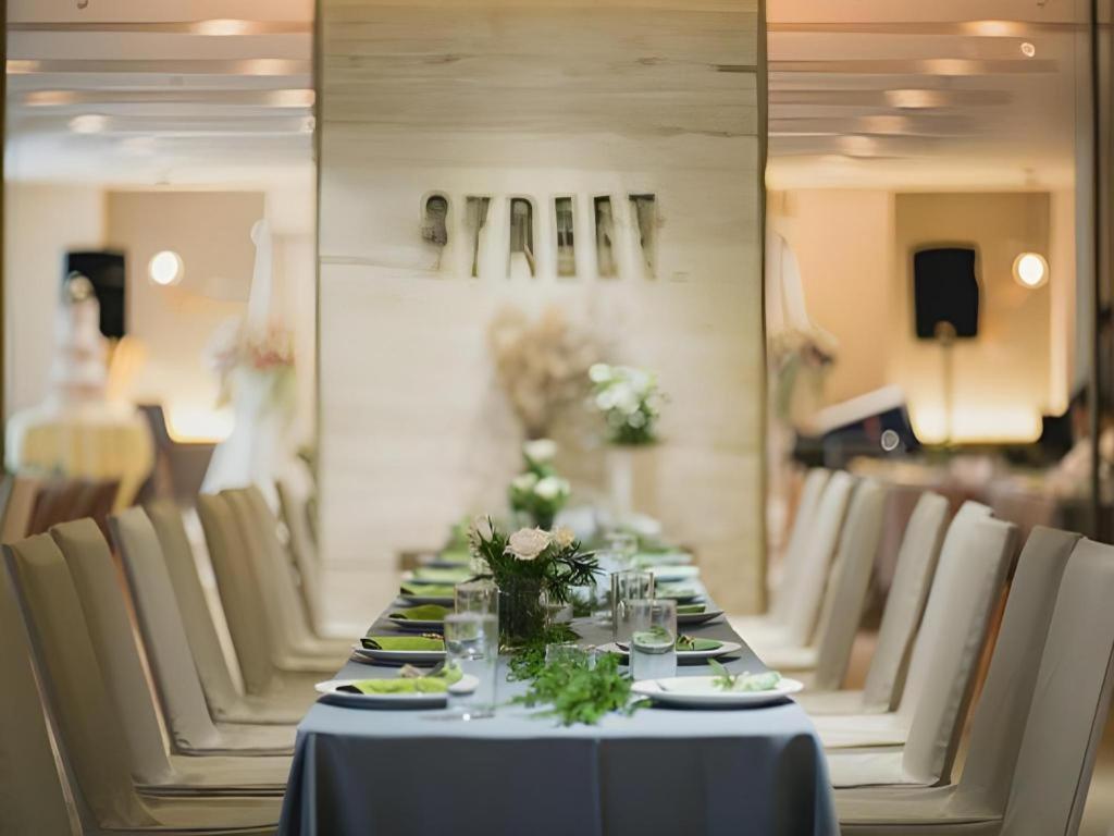Clef Hotel Банкок Екстериор снимка