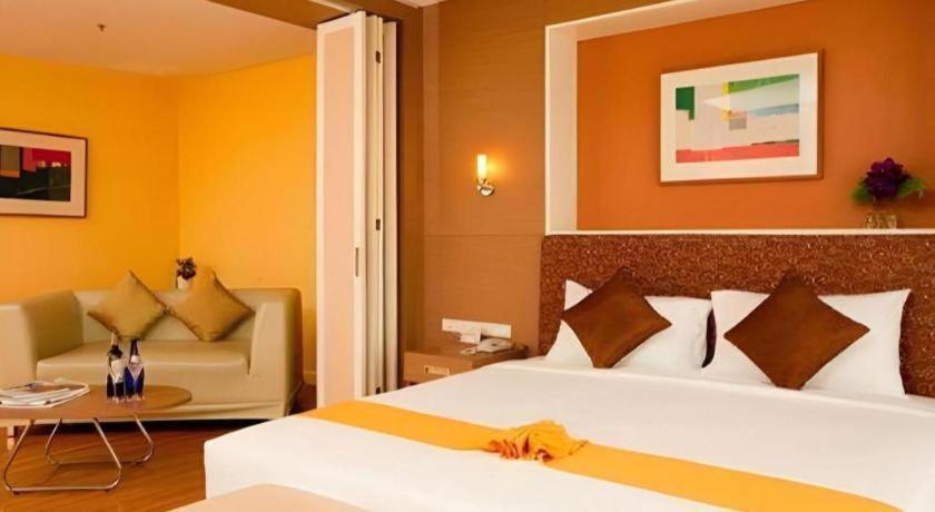 Clef Hotel Банкок Екстериор снимка